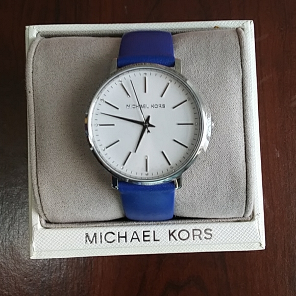 NWT Michael Kors Pyper Watch Blue Leather - Picture 3 of 5